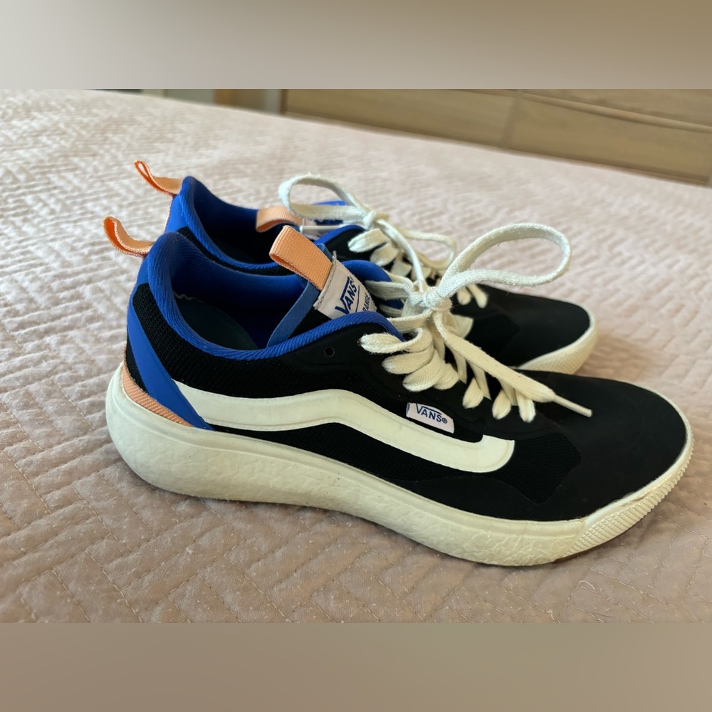 Women’s vans ultra Cush ultra range size 7
